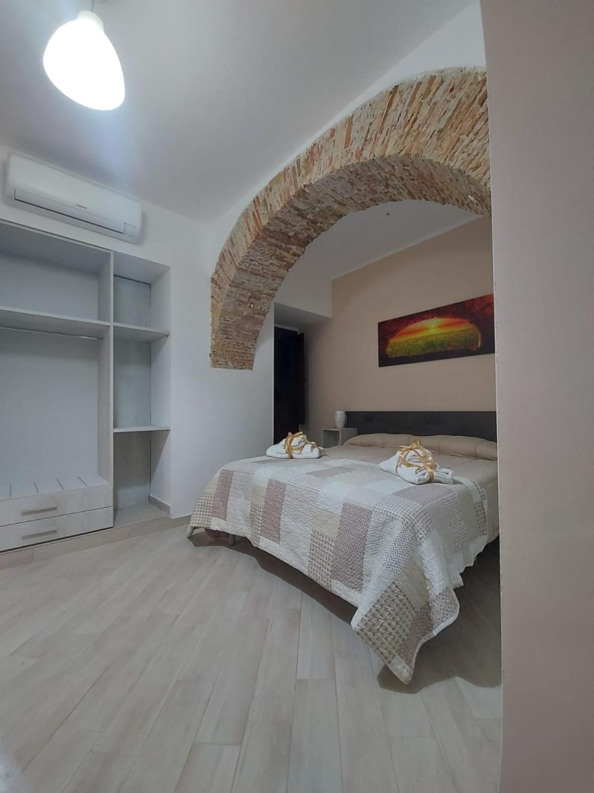 Kalgheros Luxury Rooms Agrigento Esterno foto