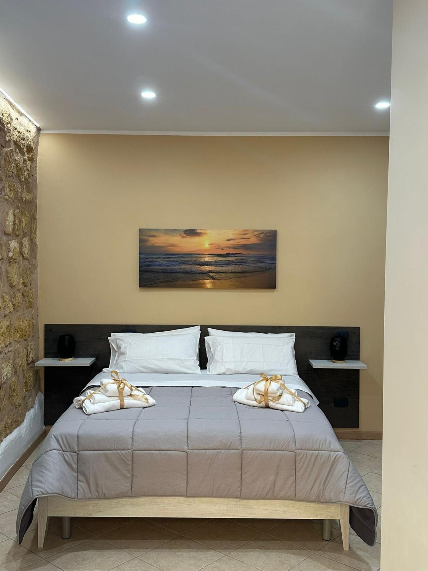 Kalgheros Luxury Rooms Agrigento Esterno foto