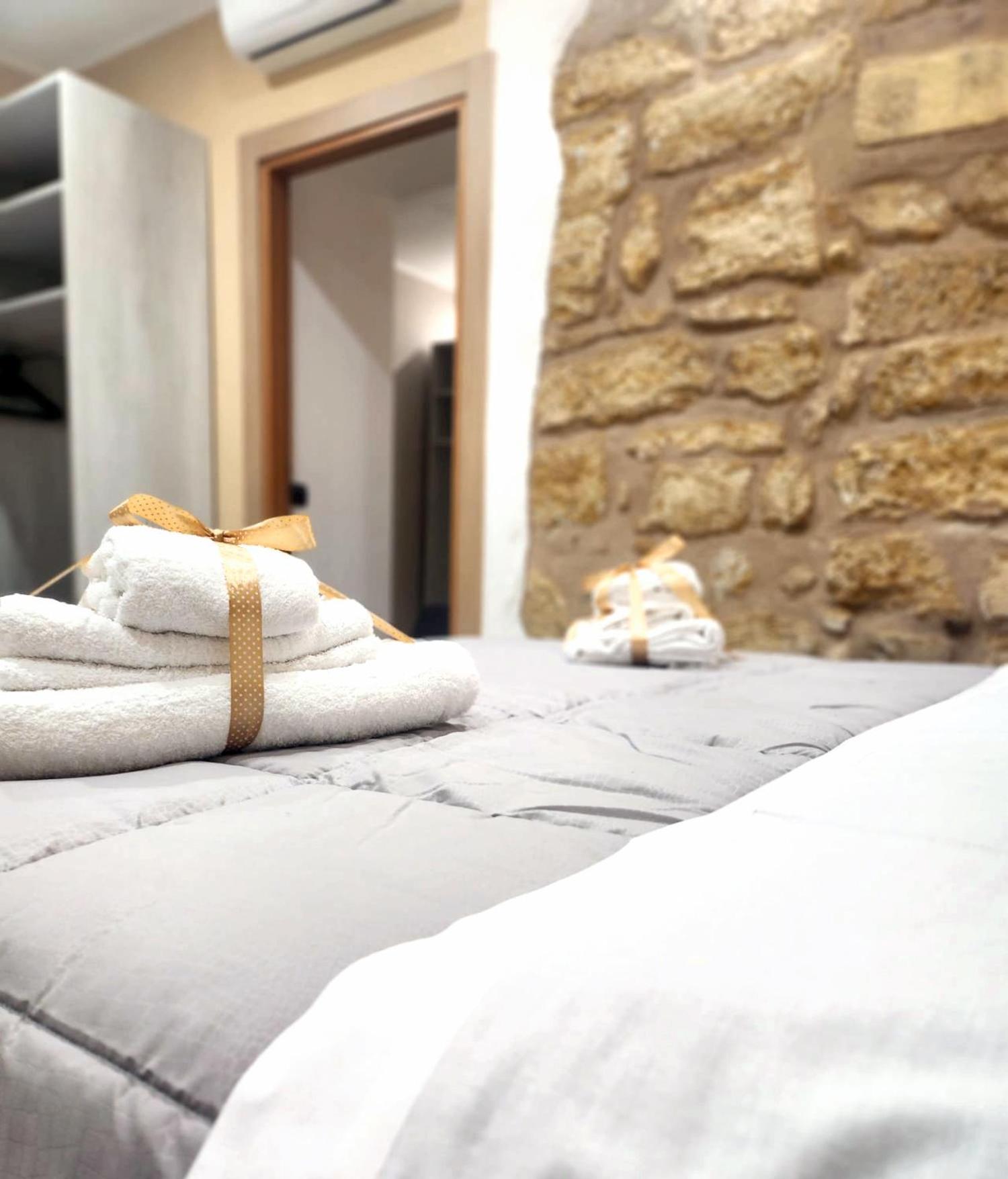 Kalgheros Luxury Rooms Agrigento Esterno foto